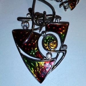 Pre-Owned Geometric Necklace with matching earrings